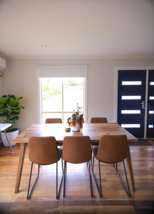 The Hangout King Beds Hammock Chairs With A View Port Campbell Extérieur photo